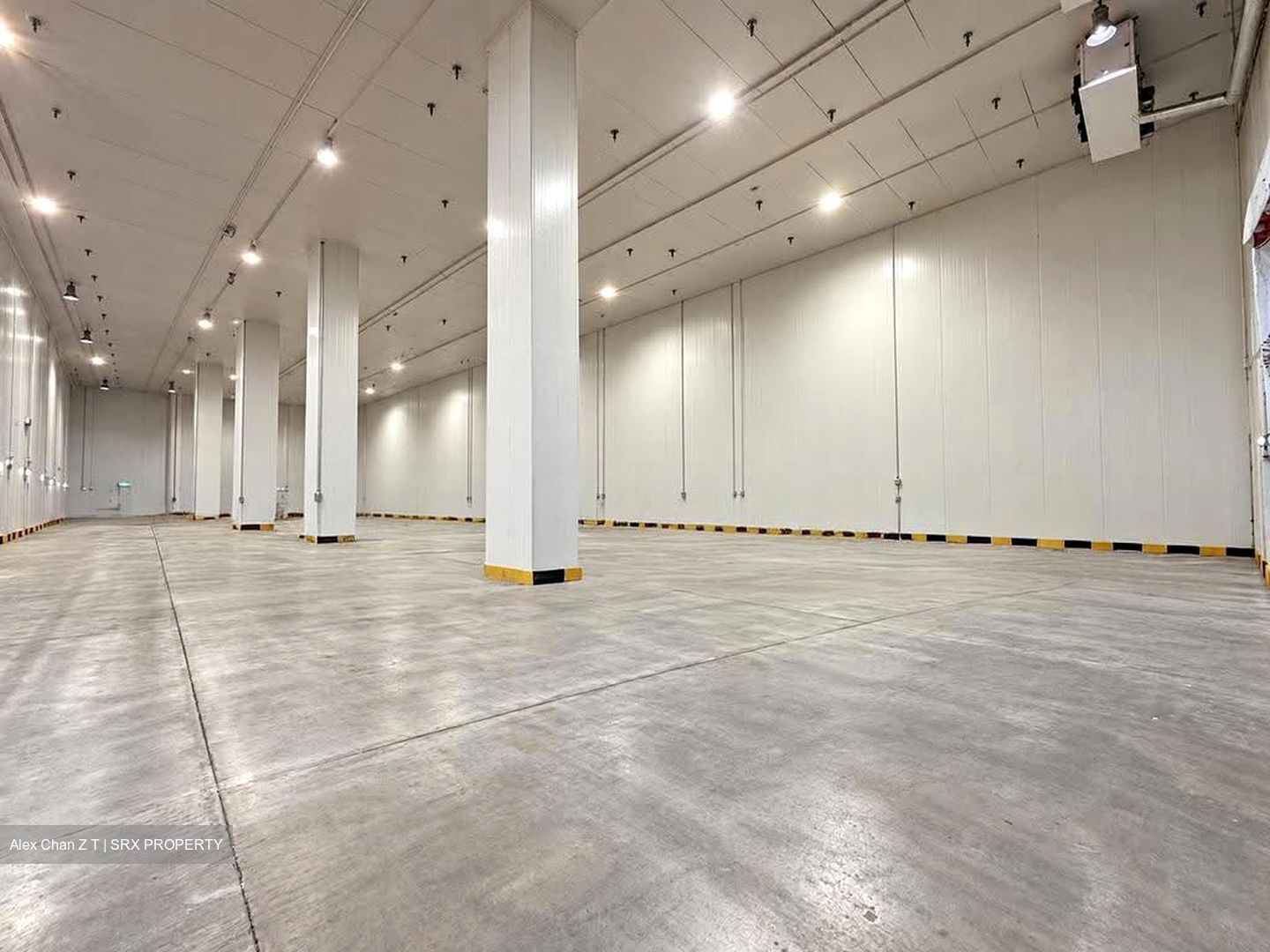 Lakeside MRT (D22), Warehouse #626012571